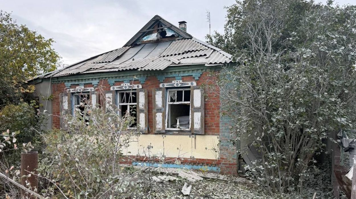 Дві ракети влучили у приватні будинки на Харківщині